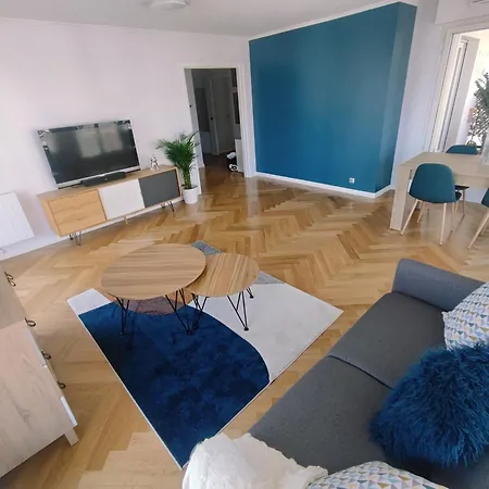 Big, Newly Renovated And Bright 3 Bedroom Flat In Center Of - 89m2 Apartment *